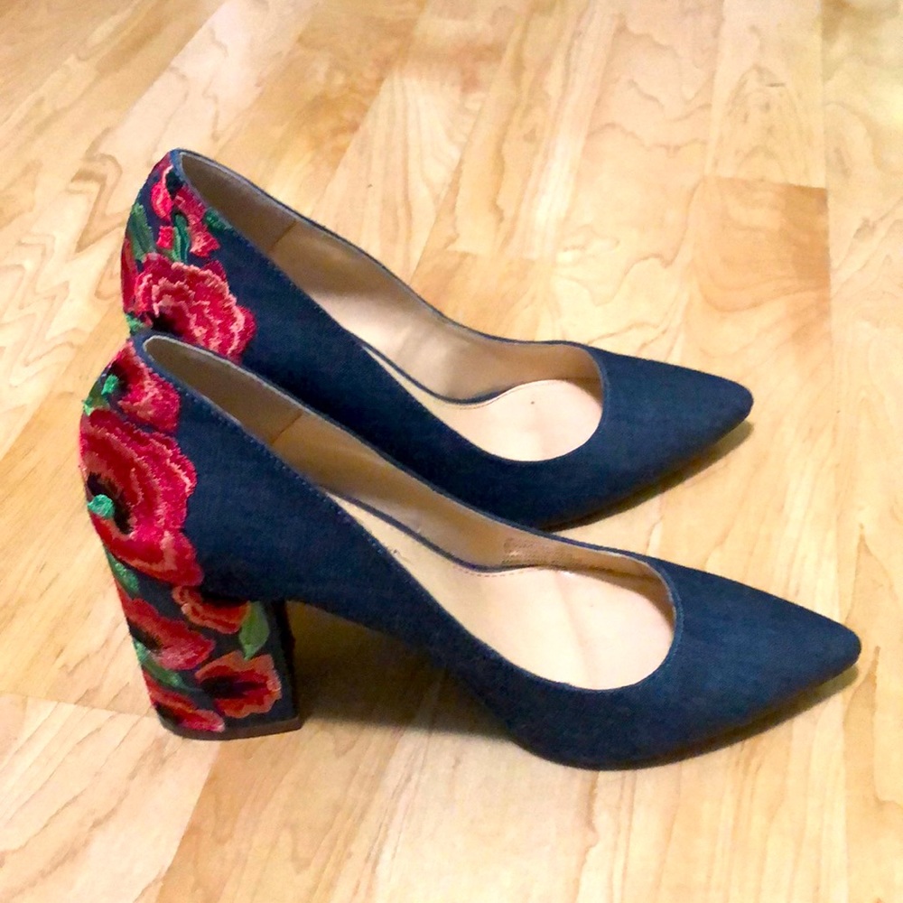 Jessica simpson embroidery jean heels
